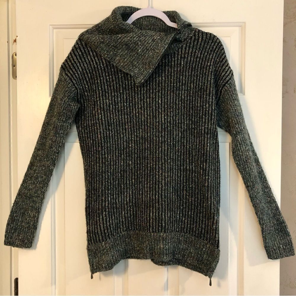 Leo & Nicole Ribbed Long-sleeved Turtleneck Boho Multicolored Sweater, Size M